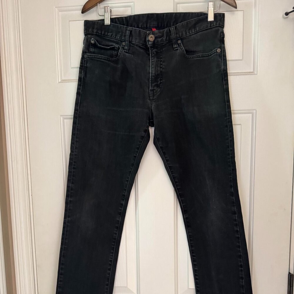 UJ Men's Black, high rise, straight leg jeans